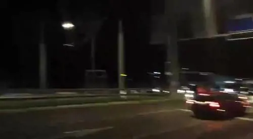Pullman del Napoli assediato dai tifosi
