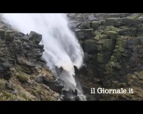 Le cascate che salgono invece di scendere