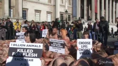 Nudi a Trafalgar Square per il World vegan day