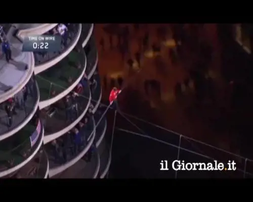 Il funambolo Wallenda tra i grattacieli di Chicago