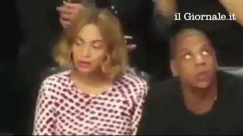 Lo sguardo spento di Beyoncè