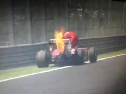 Il motore prende fuoco: paura in pista per Alonso