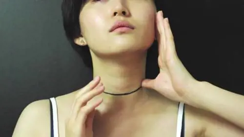 Hikaru Cho e le inquietanti illusioni ottiche col body painting