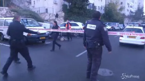 Attacco a sinagoga: 4 morti, uccisi i due killer 