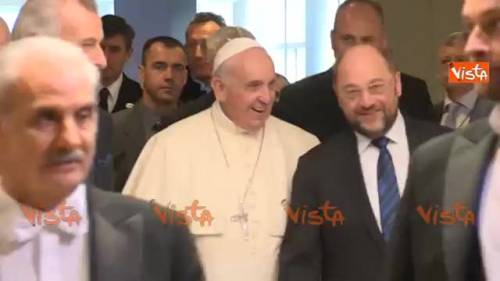 L'arrivo di papa Francesco all'Europarlamento