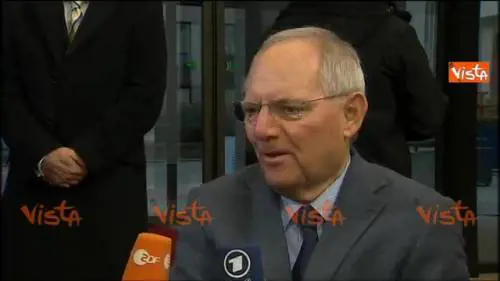 Schaeuble: "Lavorare per rendere stabile l'euro"