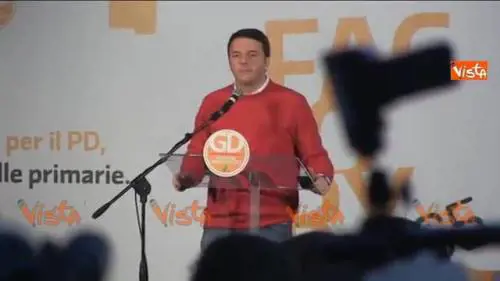 Renzi: "I campi rom non si chiudono coi manganelli"