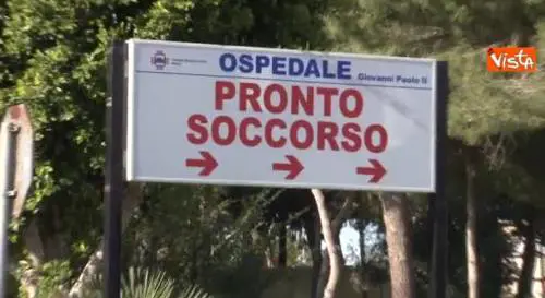 Il feretro di Mango