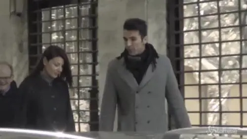 Shopping pre-natalizio per Gigi Buffon e Ilaria D’Amico