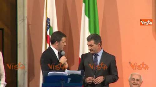 Renzi a Delrio: "Anche se sei magro, a calcio sei una schiappa"