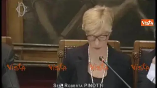 Marò, Pinotti: "Latorre non può lasciare l'Italia"