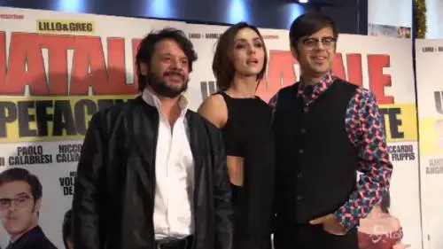 Lillo e Greg e la sensuale Ambra nelle sale Un natale stupefacente