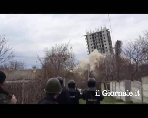 Ucraina, il palazzo da demolire...resta in piedi