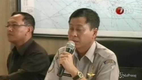 Volo della AirAsia scomparso tra Indonesia e Singapore