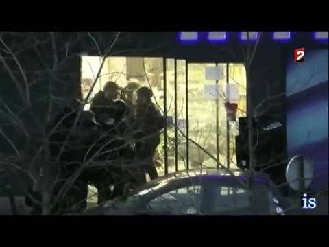 Il blitz della polizia al negozio kosher 
