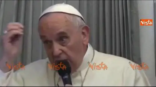 Papa Francesco: "Le religioni non vanno offese"