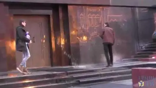 Mosca, cercano di resuscitare Lenin con l'acqua santa