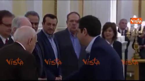 Tsipras giura da premier