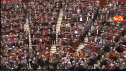 Standing ovation in Aula per elezione Mattarella