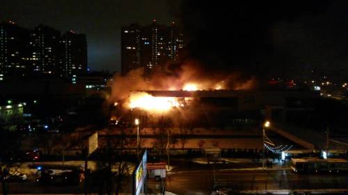 Incendio alla biblioteca storica a Mosca
