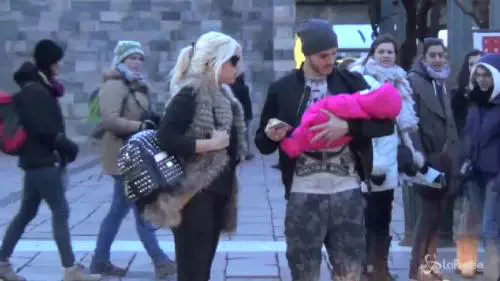 Mauro Icardi e Wanda Nara, shopping con la piccola Francesca