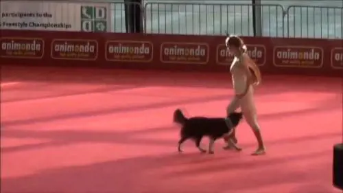 Cane e padrona: un passo a due romantico e perfetto 