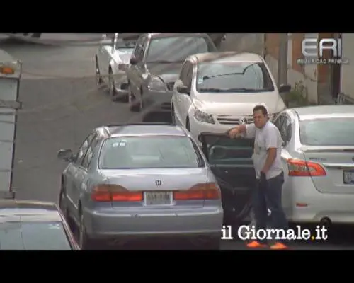 Messico, polizia sventa furto di pneumatici ma perde due moto