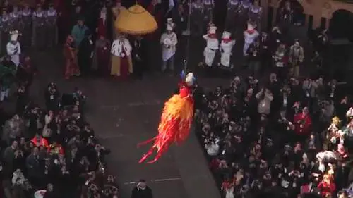 Il volo dell'angelo apre il carnevale di Venezia