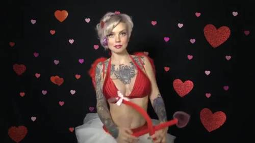 Sara X, boobs twerking per san Valentino