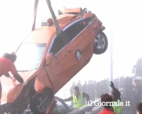 Tamponamento a catena con 100 veicoli coinvolti