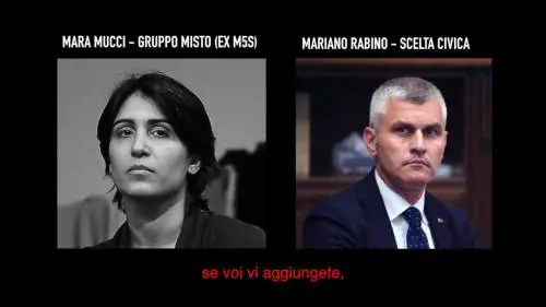 L'offerta agli ex grillini: "50 mila euro e passate con noi"