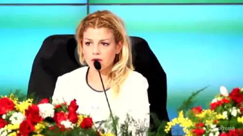 Emma: "Io vestita di buonsenso e buongusto"
