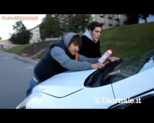 Russia, ragazzi contro la prepotenza stradale