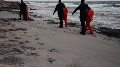 Libia, jihadisti dell'Isis decapitano 21 cristiani copti