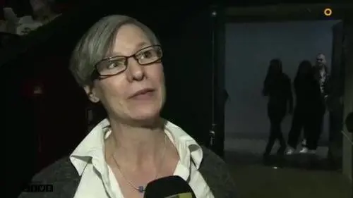 Beccato al termine di "50 sfumature di grigio", cerca di nascondersi