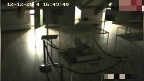 Fantasma catturato dalle telecamere di sorveglianza