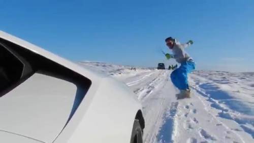 Snowboard in Lamborghini