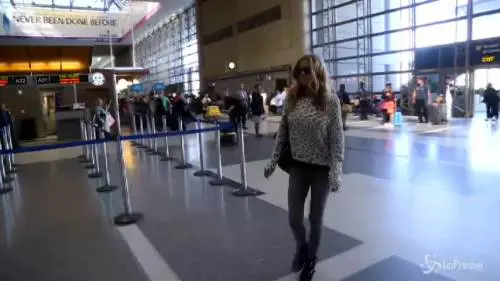 Carmen Electra, le mosse sexy di una pantera un po’ lolita