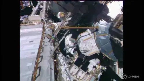 La passeggiata spaziale degli astronauti dell'Iss