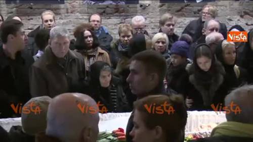Mondo, la folla alla camera ardente per Nemtsov