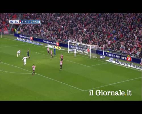 Bale colpisce il palo con tiro da 45 metri