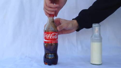 Coca Cola e latte: ecco cosa succede