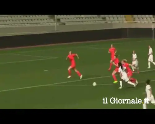 Il gol incredibile della centravanti inglese