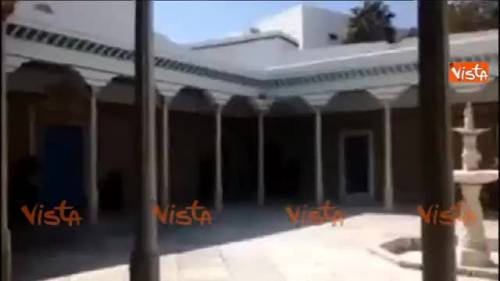 Tunisi, il video dell'assalto al museo del Bardo