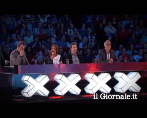 La cagnetta che imita Whitney Houston è già una star