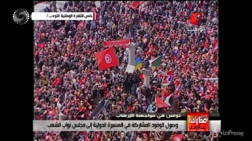 "Le Monde est Bardo": migliaia di tunisini in marcia