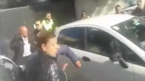 Roma, spunta una pistola al campo rom