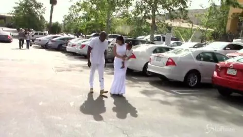 kim Kardashian super attillata in chiesa a Pasqua