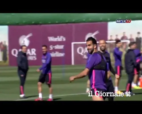 Barcellona, Montoya fa canestro coi piedi da 40 metri