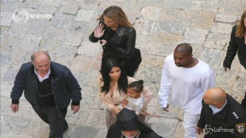 Kim Kardashian e Kanye West battezzano la figlia a Gerusalemme